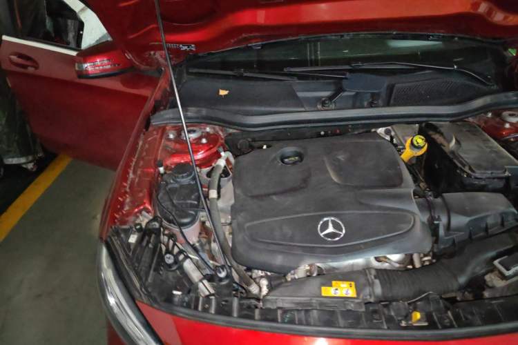 Used Mercedes-Benz GLA 2017 GLA 200 Fashion Model Engine Bay Right