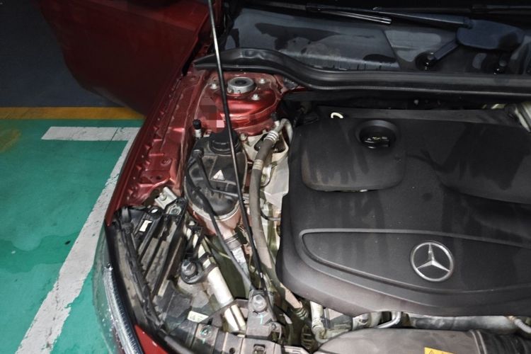 Used Mercedes-Benz GLA 2017 GLA 200 Fashion Model Engine Bay Right