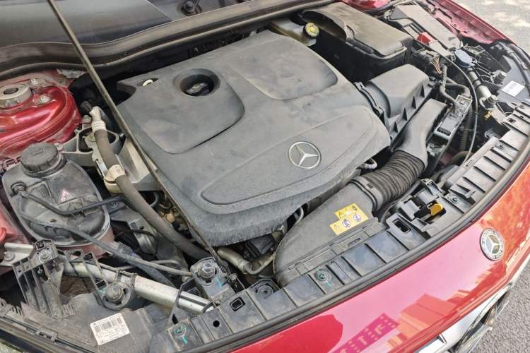 Used Mercedes-Benz GLA 2017 GLA 200 Sport Edition Engine Bay Right