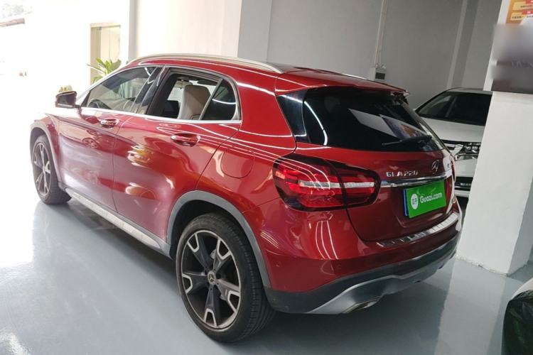 Used Mercedes-Benz GLA 2017 GLA 220 4MATIC Fashion Model Exterior 2