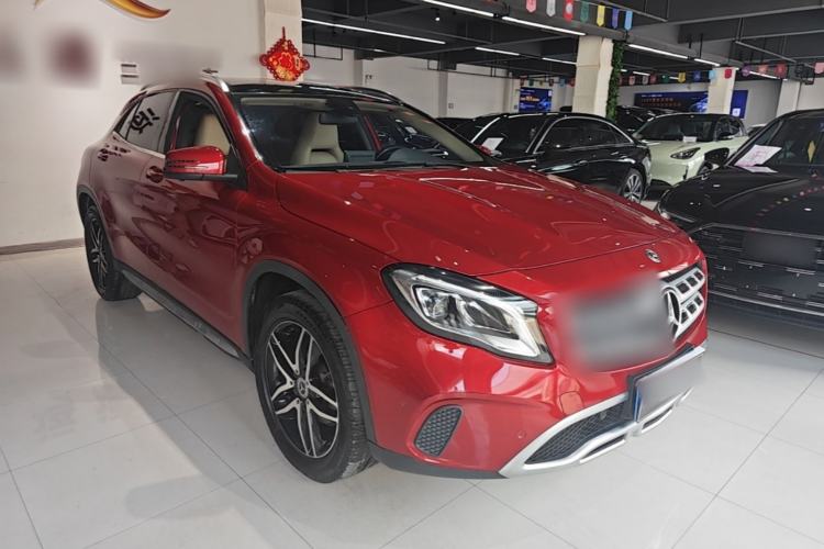 Used Mercedes-Benz GLA 2017 GLA 200 Fashion Model Front Right 45 Deg