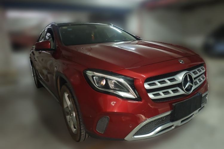 Used Mercedes-Benz GLA 2017 GLA 200 Sport Edition Front Right 45 Deg