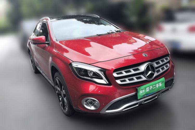 Used Mercedes-Benz GLA 2017 GLA 220 4MATIC Fashion Model Front Right 45 Deg