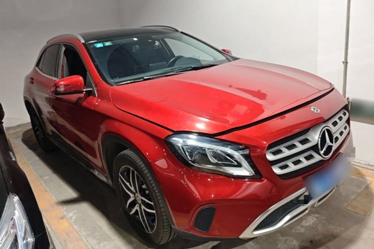 Used Mercedes-Benz GLA 2017 GLA 200 Fashion Model Front Right 45 Deg