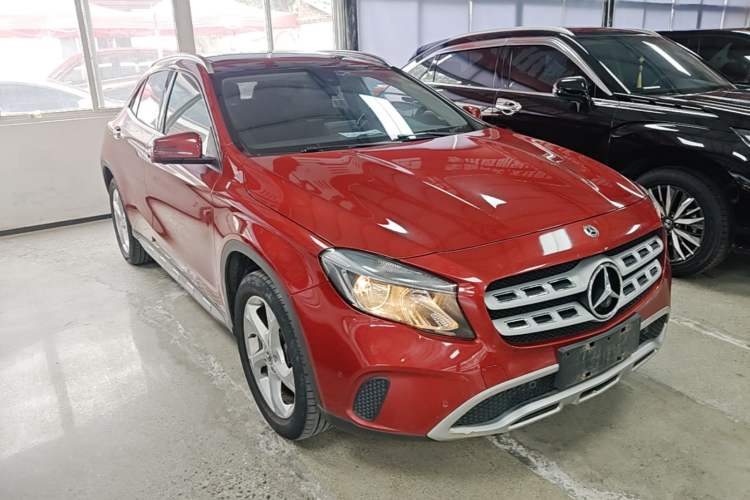 Used Mercedes-Benz GLA 2017 GLA 200 Sport Edition Front Right 45 Deg