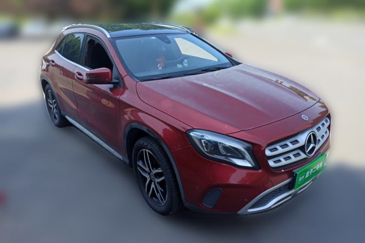 Used Mercedes-Benz GLA 2017 GLA 200 Fashion Model Front Right 45 Deg