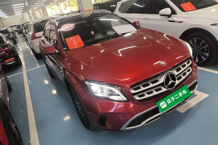 Used Mercedes-Benz GLA 2017 GLA 200 Fashion Model Front Right 45 Deg