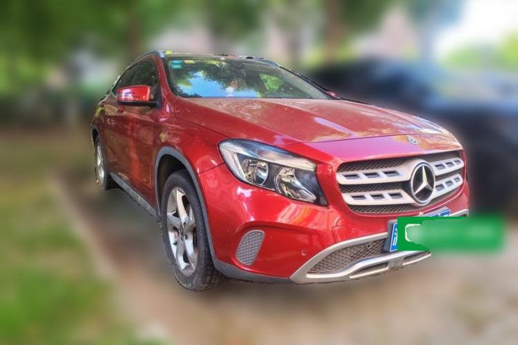 Used Mercedes-Benz GLA 2017 GLA 200 Sport Edition Front Right 45 Deg