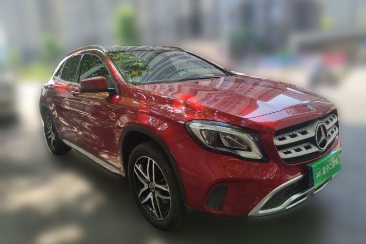 Used Mercedes-Benz GLA 2017 GLA 200 Fashion Model Front Right 45 Deg