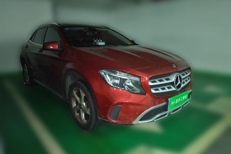 Used Mercedes-Benz GLA 2017 GLA 200 Sport Edition Front Right 45 Deg