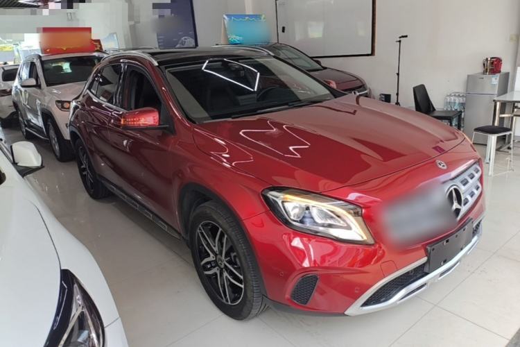 Used Mercedes-Benz GLA 2017 GLA 200 Fashion Model Front Right 45 Deg