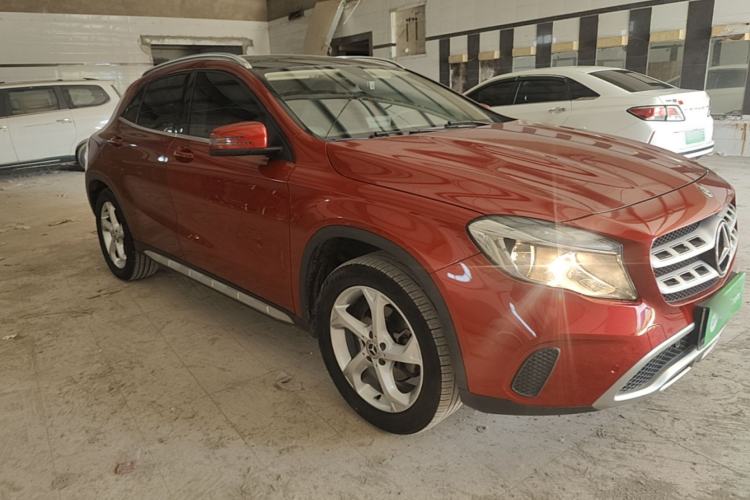 Used Mercedes-Benz GLA 2017 GLA 200 Sport Edition Front Right 45 Deg