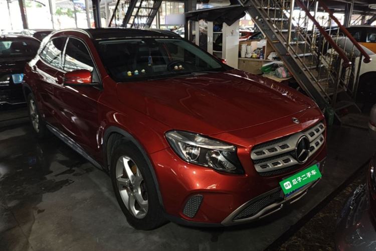 Used Mercedes-Benz GLA 2017 GLA 200 Sport Edition Front Right 45 Deg