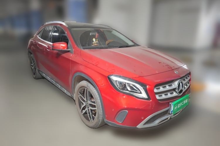 Used Mercedes-Benz GLA 2017 GLA 200 Fashion Model Front Right 45 Deg