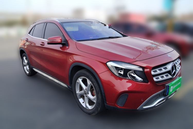 Used Mercedes-Benz GLA 2017 GLA 200 Sport Edition Front Right 45 Deg