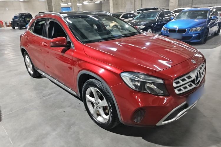 Used Mercedes-Benz GLA 2017 GLA 200 Sport Edition Front Right 45 Deg