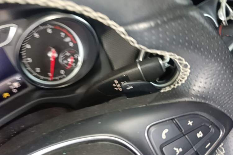 Used Mercedes-Benz GLA 2017 GLA 200 Fashion Model Gear Lever