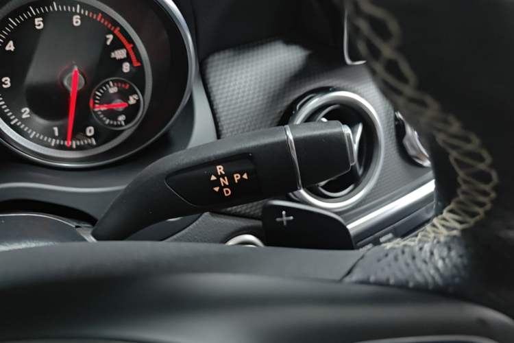 Used Mercedes-Benz GLA 2017 GLA 200 Fashion Model Gear Lever