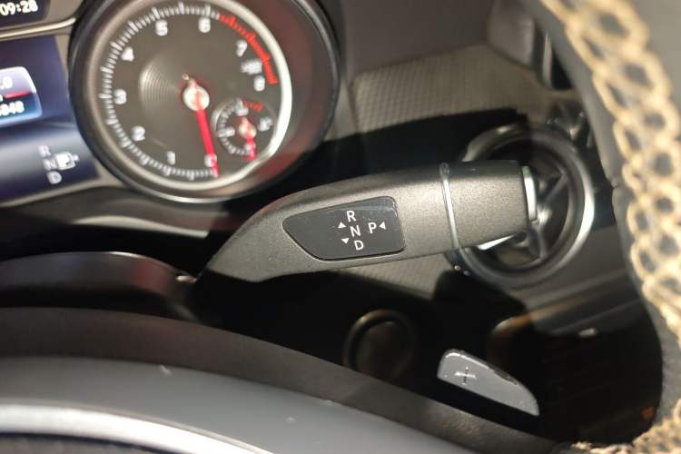 Used Mercedes-Benz GLA 2017 GLA 200 Sport Edition Gear Lever