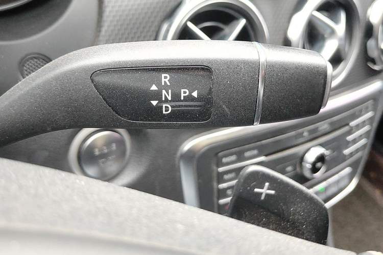 Used Mercedes-Benz GLA 2017 GLA 200 Fashion Model Gear Lever