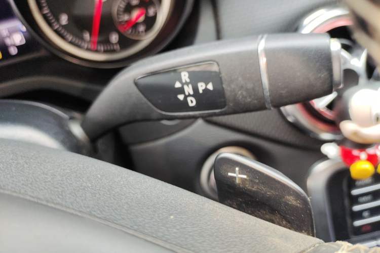 Used Mercedes-Benz GLA 2017 GLA 220 4MATIC Fashion Model Gear Lever