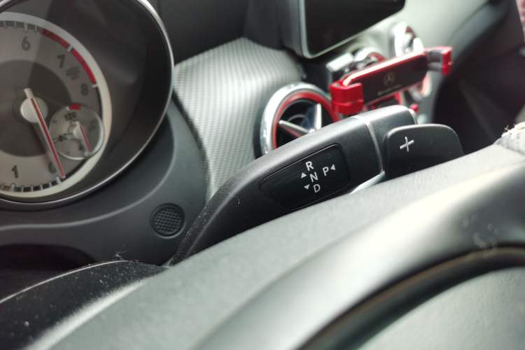 Used Mercedes-Benz GLA 2017 GLA 200 Fashion Model Gear Lever