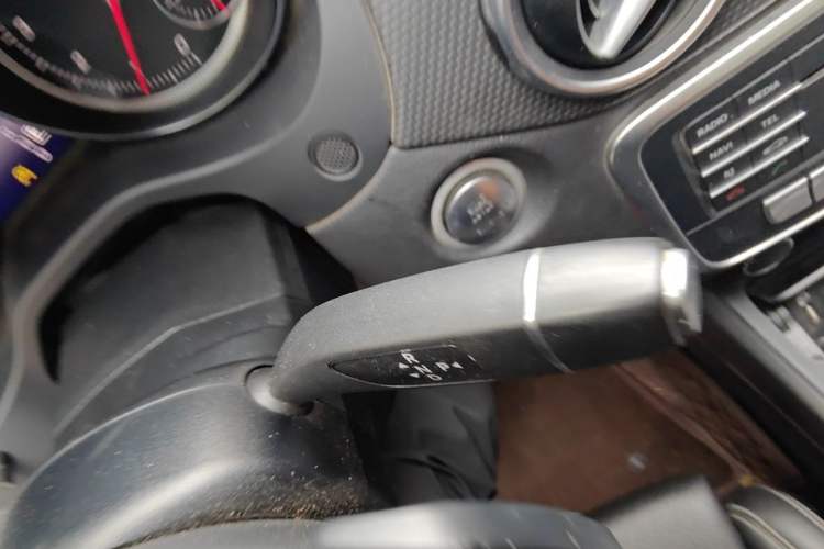 Used Mercedes-Benz GLA 2017 GLA 200 Fashion Model Gear Lever