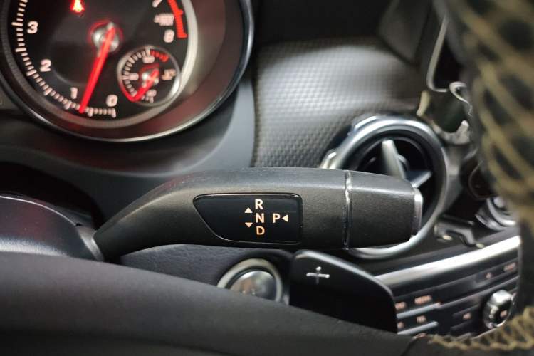 Used Mercedes-Benz GLA 2017 GLA 200 Sport Edition Gear Lever