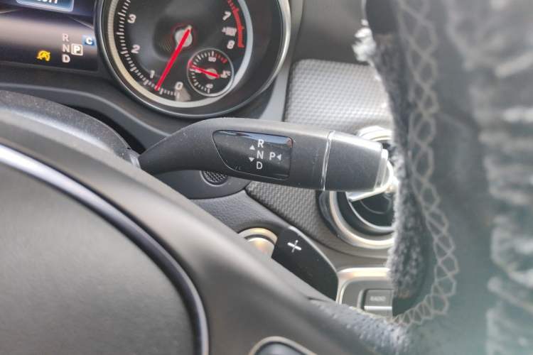 Used Mercedes-Benz GLA 2017 GLA 200 Fashion Model Gear Lever