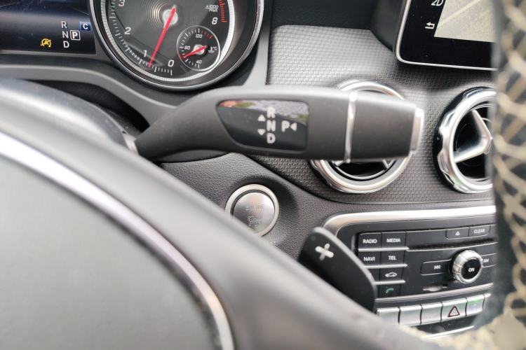 Used Mercedes-Benz GLA 2017 GLA 200 Fashion Model Gear Lever