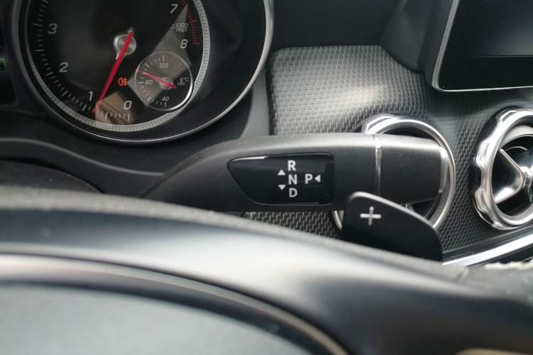 Used Mercedes-Benz GLA 2017 GLA 200 Fashion Model Gear Lever