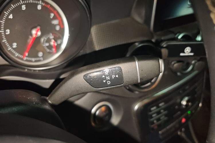 Used Mercedes-Benz GLA 2017 GLA 200 Fashion Model Gear Lever