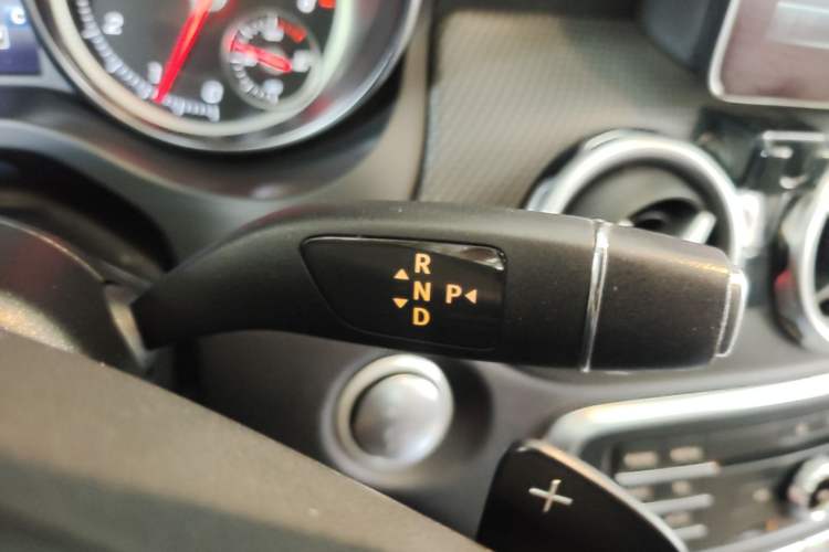 Used Mercedes-Benz GLA 2017 GLA 200 Fashion Model Gear Lever