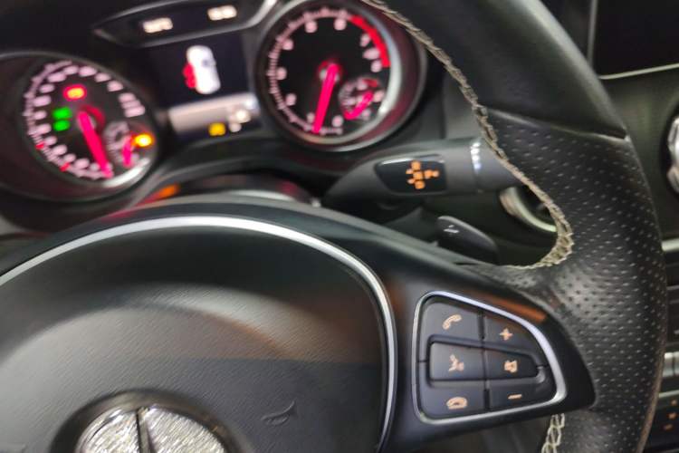 Used Mercedes-Benz GLA 2017 GLA 220 4MATIC Fashion Model Gear Lever