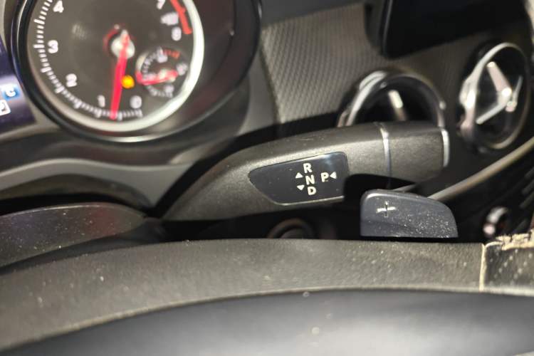 Used Mercedes-Benz GLA 2017 GLA 200 Fashion Model Gear Lever