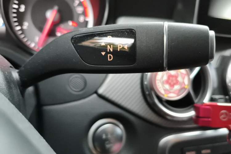 Used Mercedes-Benz GLA 2017 GLA 200 Fashion Model Gear Lever