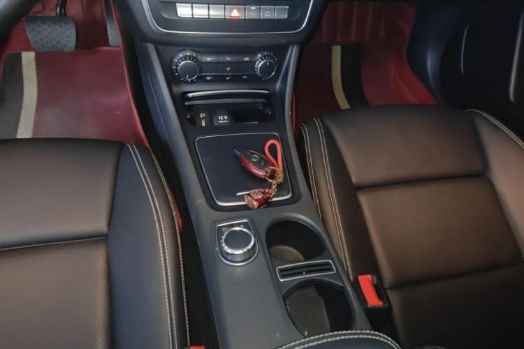Used Mercedes-Benz GLA 2017 GLA 200 Fashion Model Gear Lever