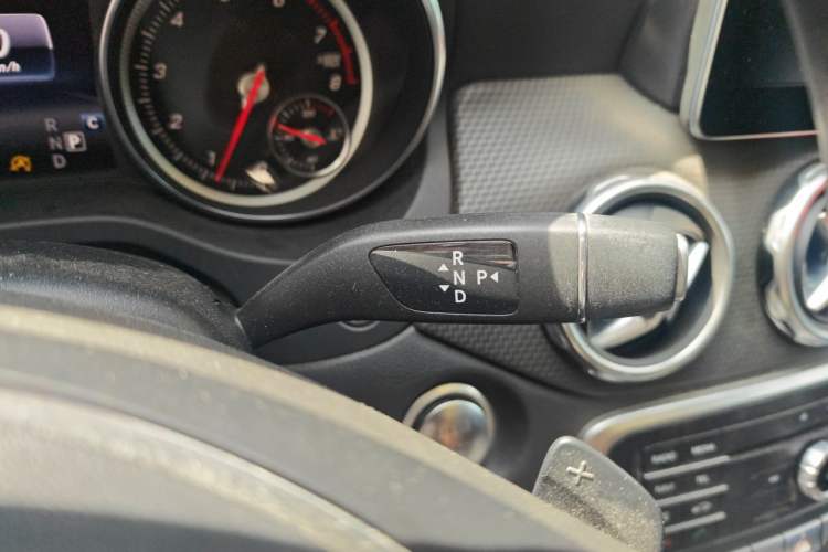 Used Mercedes-Benz GLA 2017 GLA 200 Fashion Model Gear Lever