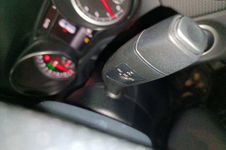 Used Mercedes-Benz GLA 2017 GLA 200 Fashion Model Gear Lever