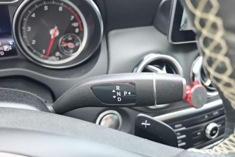 Used Mercedes-Benz GLA 2017 GLA 200 Fashion Model Gear Lever