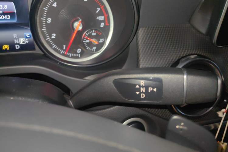 Used Mercedes-Benz GLA 2017 GLA 200 Fashion Model Gear Lever