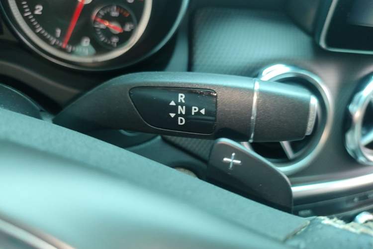 Used Mercedes-Benz GLA 2017 GLA 200 Fashion Model Gear Lever