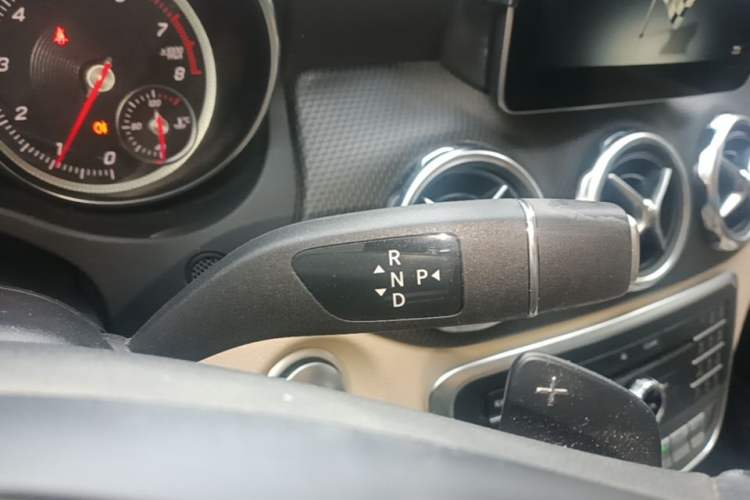 Used Mercedes-Benz GLA 2017 GLA 200 Sport Edition Gear Lever