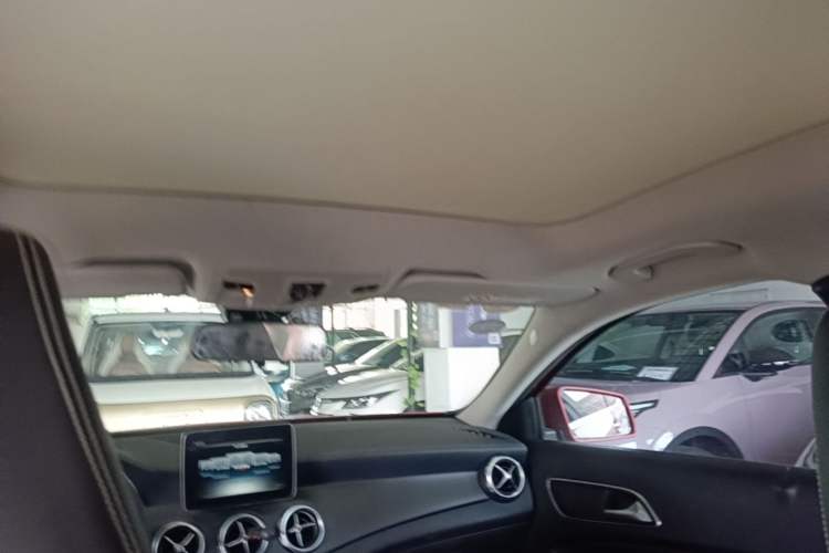 Used Mercedes-Benz GLA 2017 GLA 200 Fashion Model Headliner