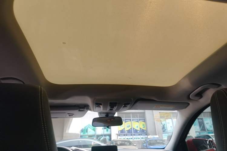 Used Mercedes-Benz GLA 2017 GLA 220 4MATIC Fashion Model Headliner