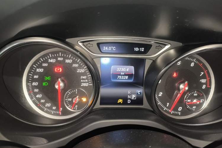 Used Mercedes-Benz GLA 2017 GLA 200 Fashion Model Instrument Cluster