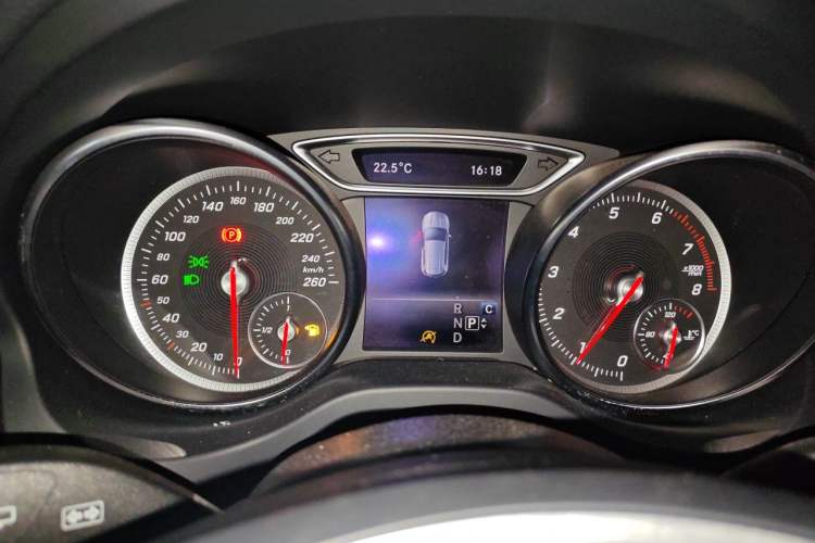 Used Mercedes-Benz GLA 2017 GLA 200 Fashion Model Instrument Cluster