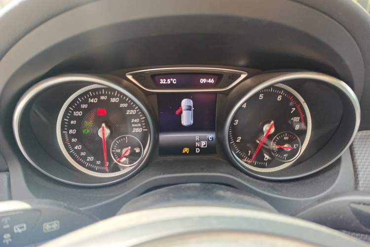 Used Mercedes-Benz GLA 2017 GLA 200 Fashion Model Instrument Cluster