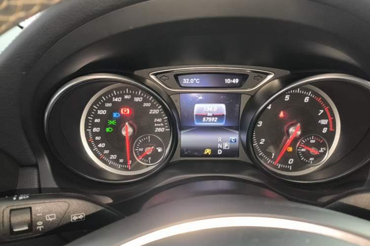 Used Mercedes-Benz GLA 2017 GLA 200 Fashion Model Instrument Cluster