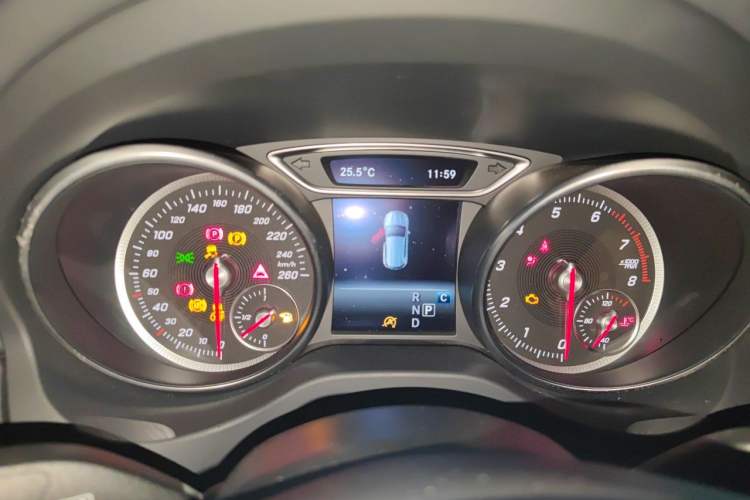 Used Mercedes-Benz GLA 2017 GLA 200 Fashion Model Instrument Cluster